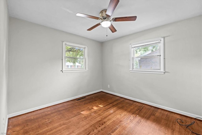 Photo 26 of 41 residential for sale in Chesapeake virginia