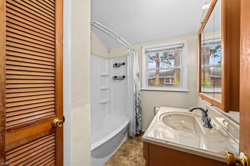 Photo 30 of 41 residential for sale in Chesapeake virginia