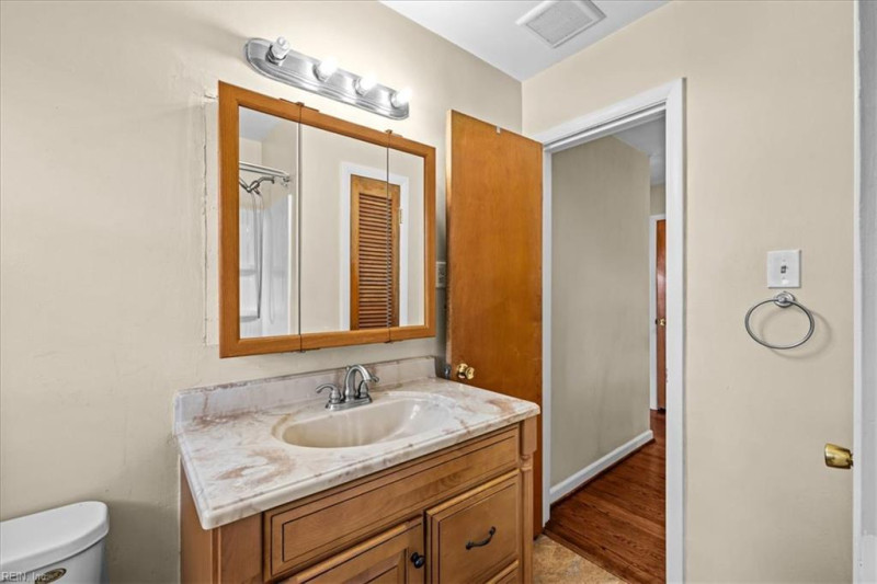 Photo 31 of 41 residential for sale in Chesapeake virginia