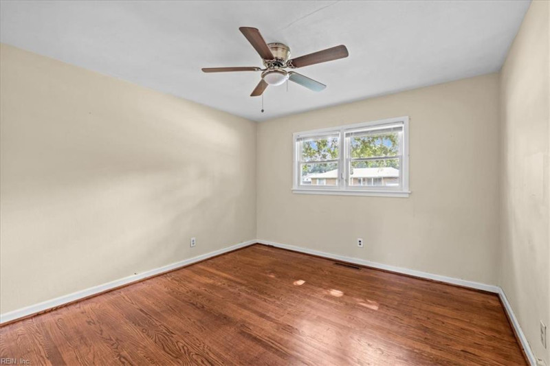 Photo 32 of 41 residential for sale in Chesapeake virginia