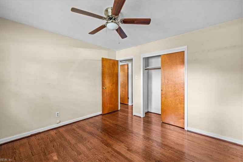 Photo 34 of 41 residential for sale in Chesapeake virginia
