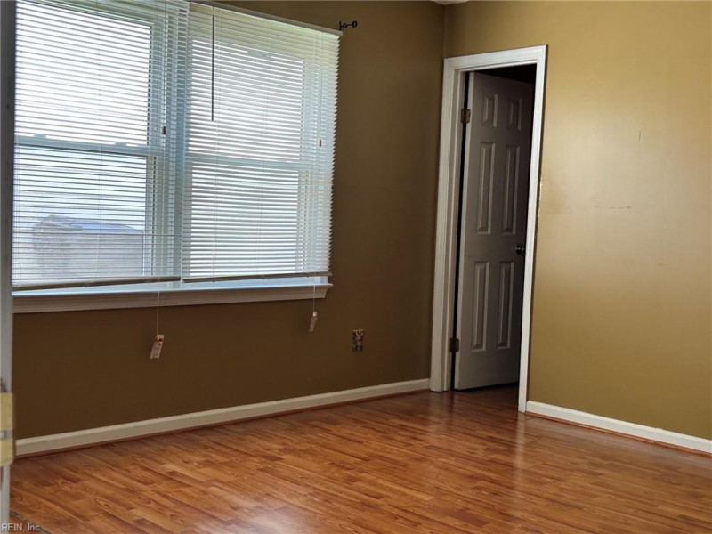 Photo 5 of 30 residential for sale in Virginia Beach virginia