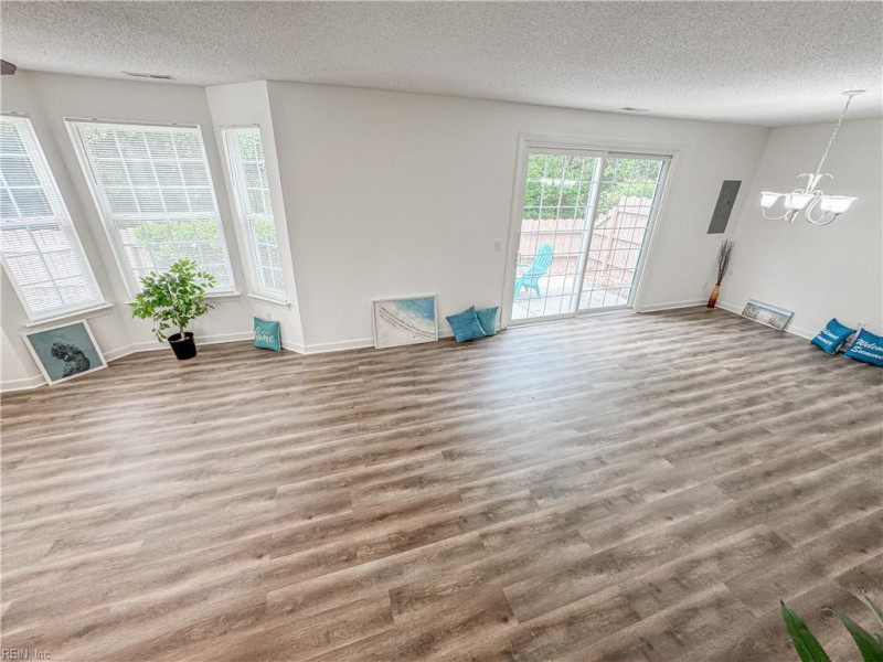 Photo 13 of 40 residential for sale in Virginia Beach virginia