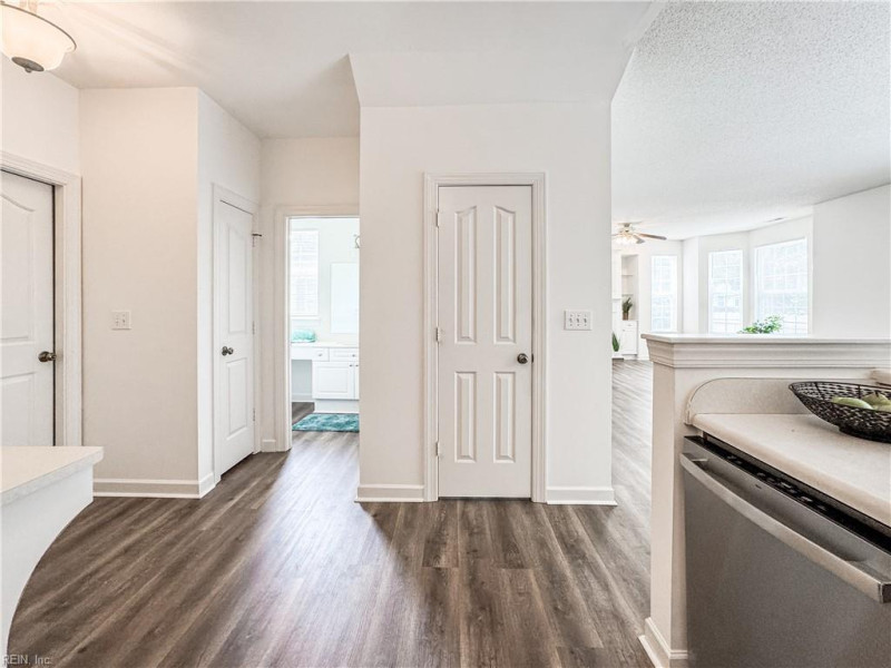 Photo 16 of 40 residential for sale in Virginia Beach virginia
