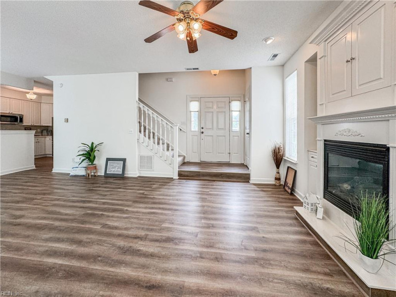 Photo 2 of 40 residential for sale in Virginia Beach virginia