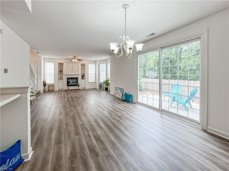 Photo 3 of 40 residential for sale in Virginia Beach virginia