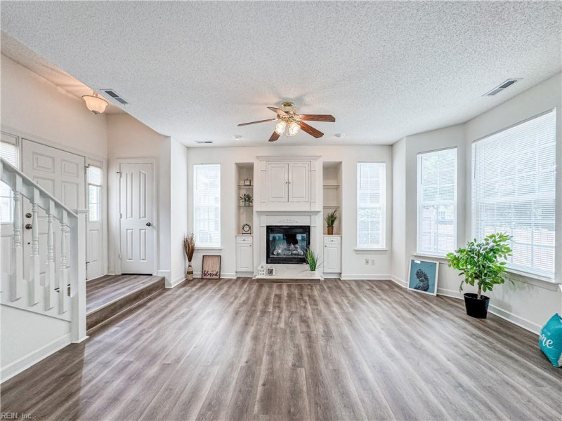 Photo 8 of 40 residential for sale in Virginia Beach virginia