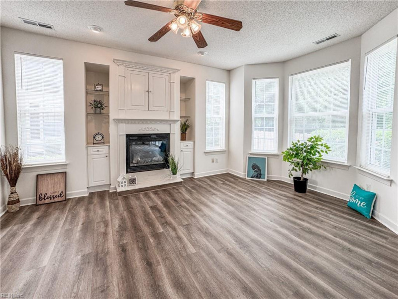 Photo 9 of 40 residential for sale in Virginia Beach virginia