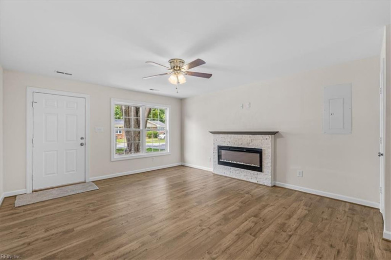 Photo 6 of 30 residential for sale in Chesapeake virginia Photo 6 of 30 residential for sale in Chesapeake virginia