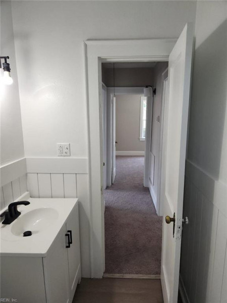 Photo 11 of 14 residential for sale in Chesapeake virginia