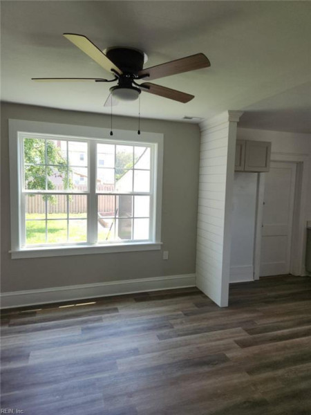 Photo 5 of 14 residential for sale in Chesapeake virginia