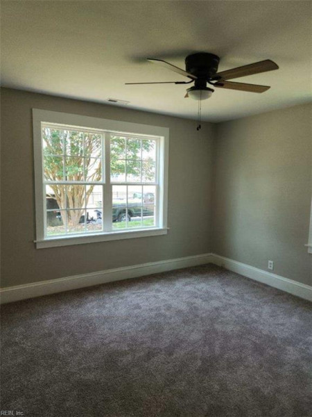 Photo 7 of 14 residential for sale in Chesapeake virginia