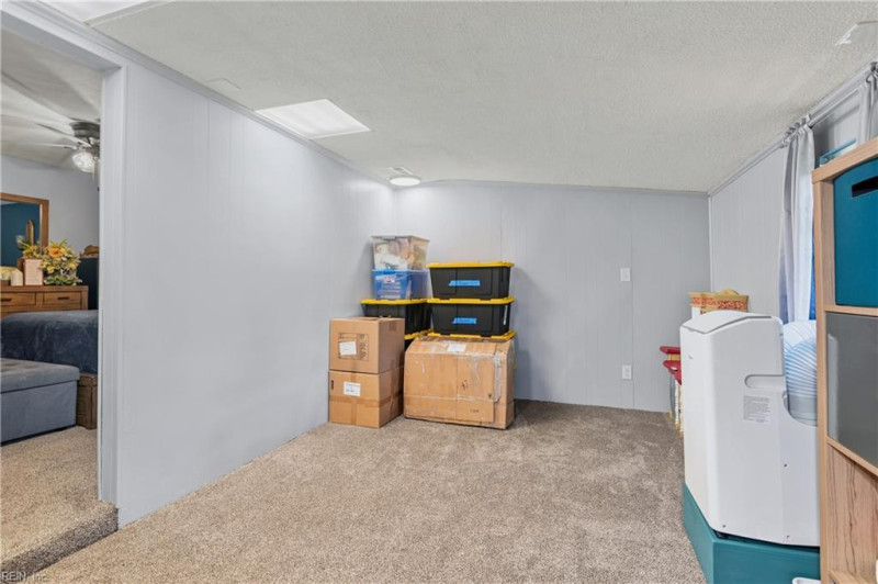 Photo 18 of 37 residential for sale in Chesapeake virginia