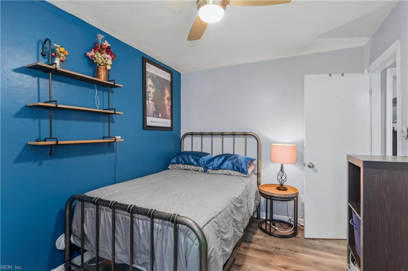 Photo 20 of 37 residential for sale in Chesapeake virginia