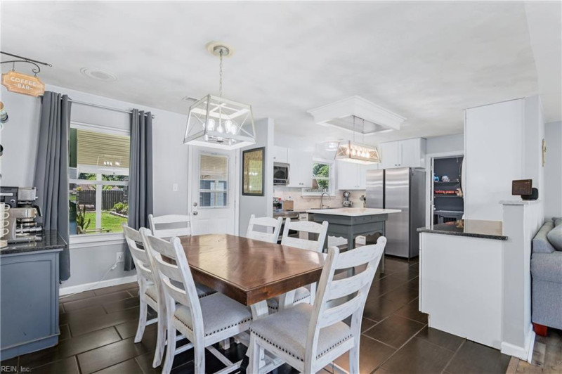 Photo 6 of 37 residential for sale in Chesapeake virginia