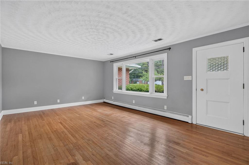 Photo 6 of 33 residential for sale in Chesapeake virginia Photo 6 of 33 residential for sale in Chesapeake virginia