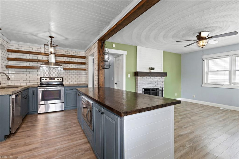 Photo 3 of 26 residential for sale in Chesapeake virginia