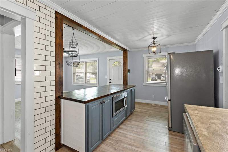 Photo 6 of 26 residential for sale in Chesapeake virginia