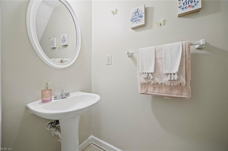 Photo 4 of 21 residential for sale in Newport News virginia