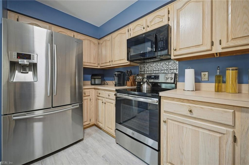 Photo 8 of 21 residential for sale in Newport News virginia