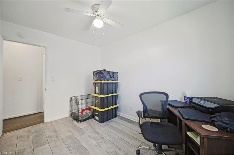 Photo 16 of 29 residential for sale in Chesapeake virginia
