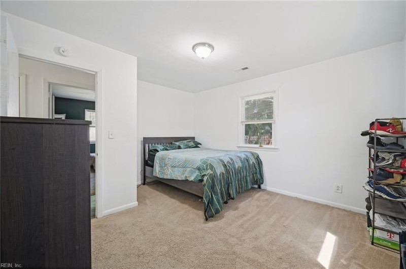 Photo 18 of 29 residential for sale in Chesapeake virginia