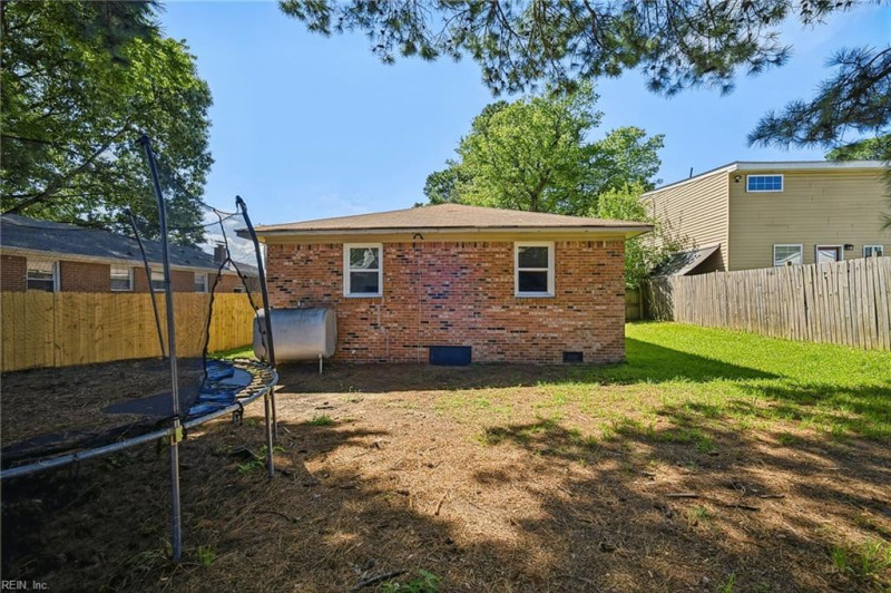 Photo 27 of 29 residential for sale in Chesapeake virginia