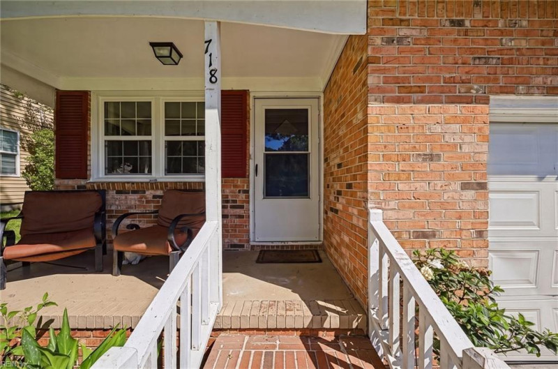 Photo 4 of 29 residential for sale in Chesapeake virginia