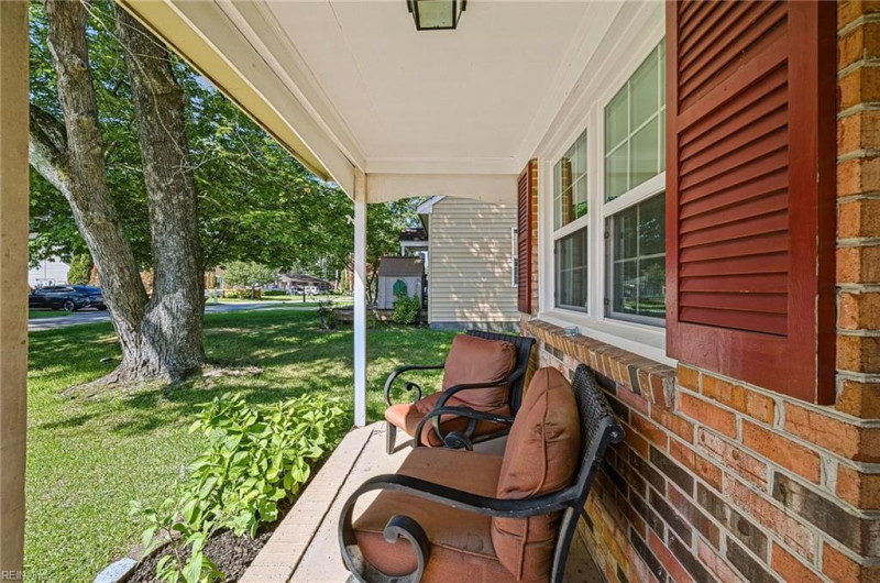 Photo 5 of 29 residential for sale in Chesapeake virginia