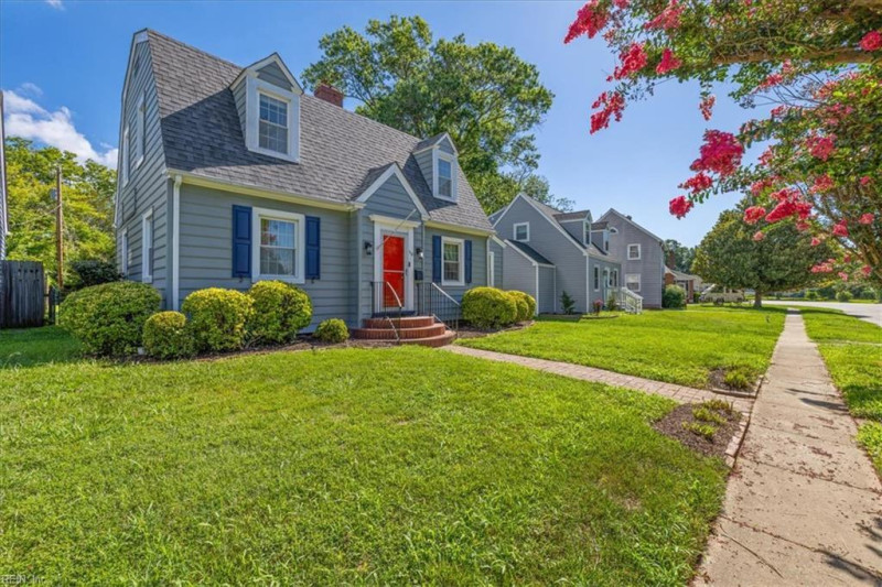 Photo 1 of 38 residential for sale in Hampton virginia