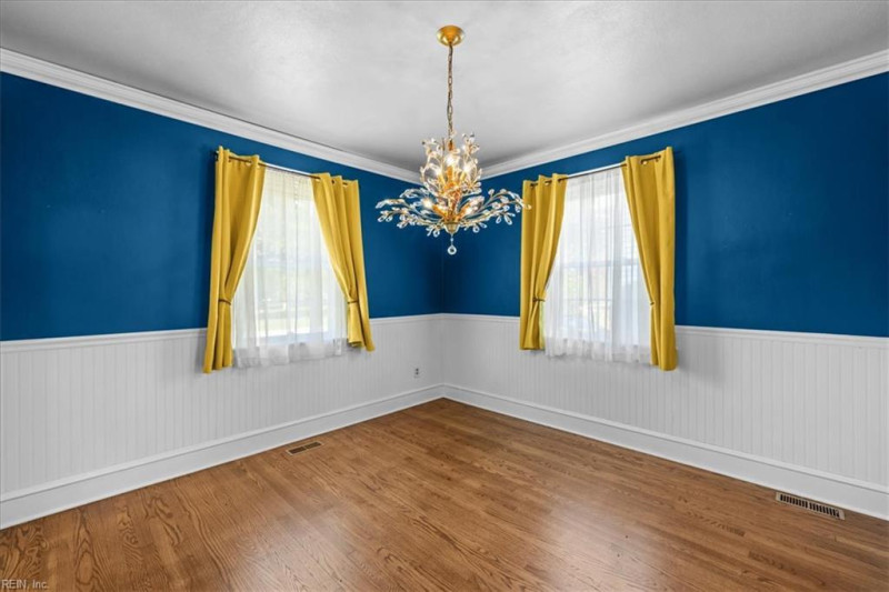 Photo 10 of 38 residential for sale in Hampton virginia