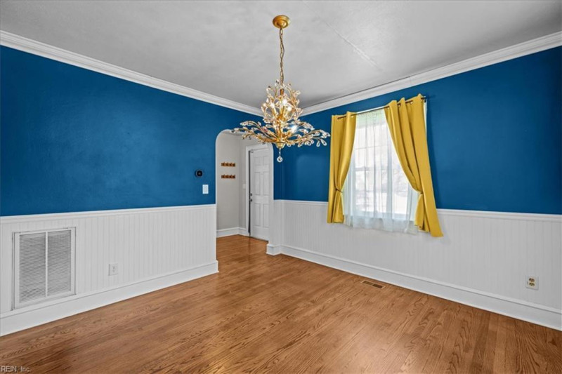 Photo 11 of 38 residential for sale in Hampton virginia
