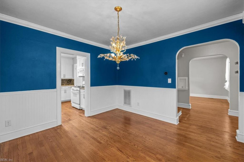 Photo 12 of 38 residential for sale in Hampton virginia