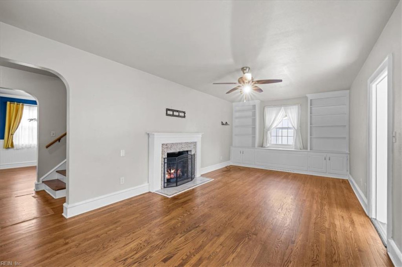 Photo 19 of 38 residential for sale in Hampton virginia