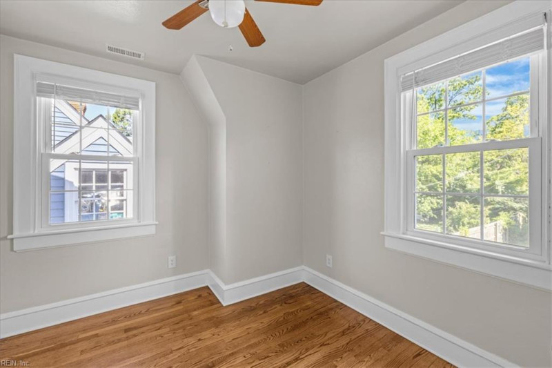 Photo 29 of 38 residential for sale in Hampton virginia