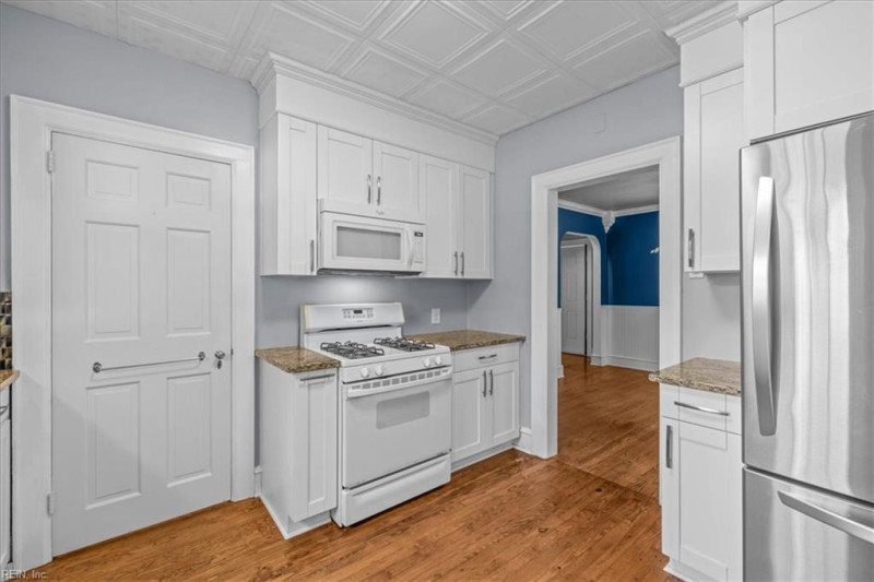 Photo 9 of 38 residential for sale in Hampton virginia