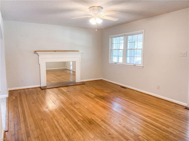 Photo 3 of 17 residential for sale in Portsmouth virginia Photo 3 of 17 residential for sale in Portsmouth virginia