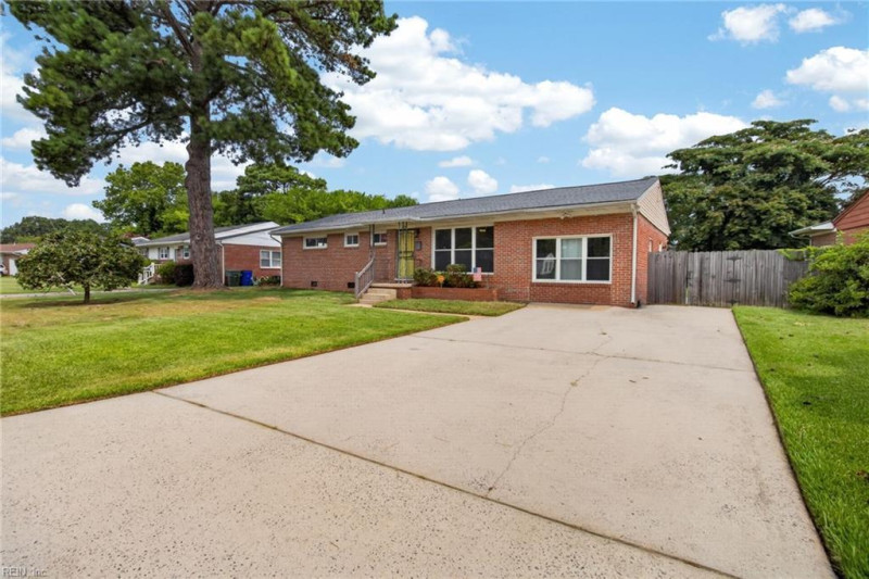 Photo 1 of 38 residential for sale in Norfolk virginia