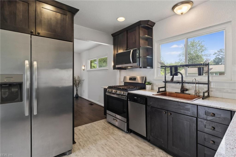 Photo 10 of 38 residential for sale in Norfolk virginia