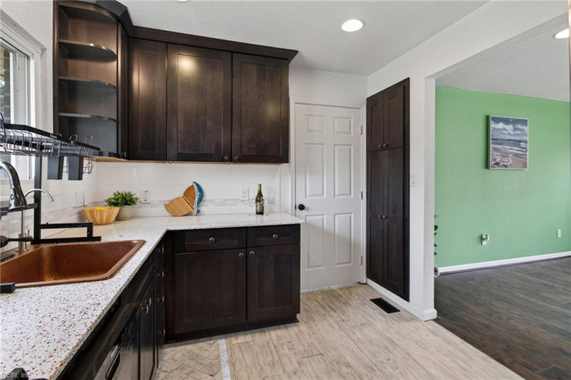 Photo 12 of 38 residential for sale in Norfolk virginia