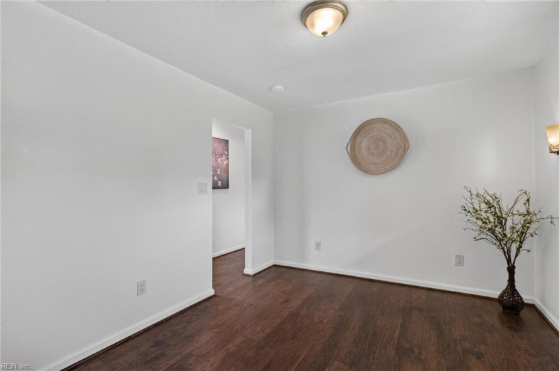 Photo 14 of 38 residential for sale in Norfolk virginia