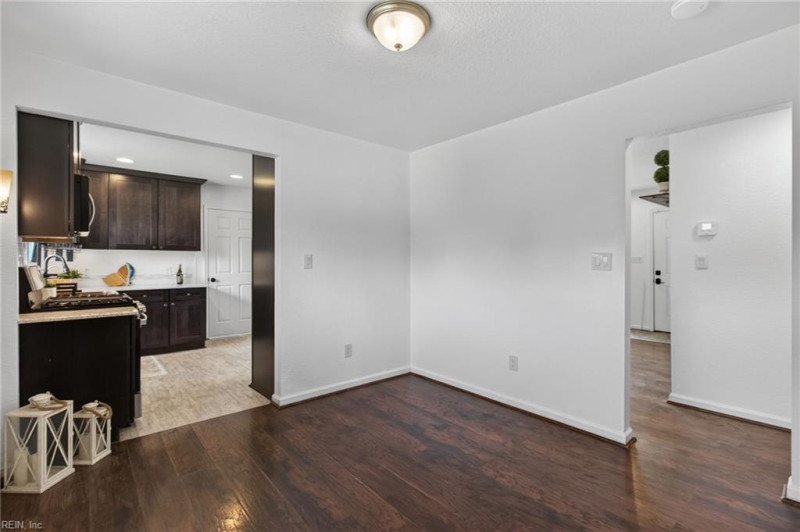 Photo 16 of 38 residential for sale in Norfolk virginia