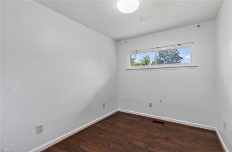 Photo 17 of 38 residential for sale in Norfolk virginia