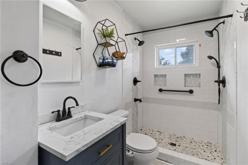 Photo 25 of 38 residential for sale in Norfolk virginia