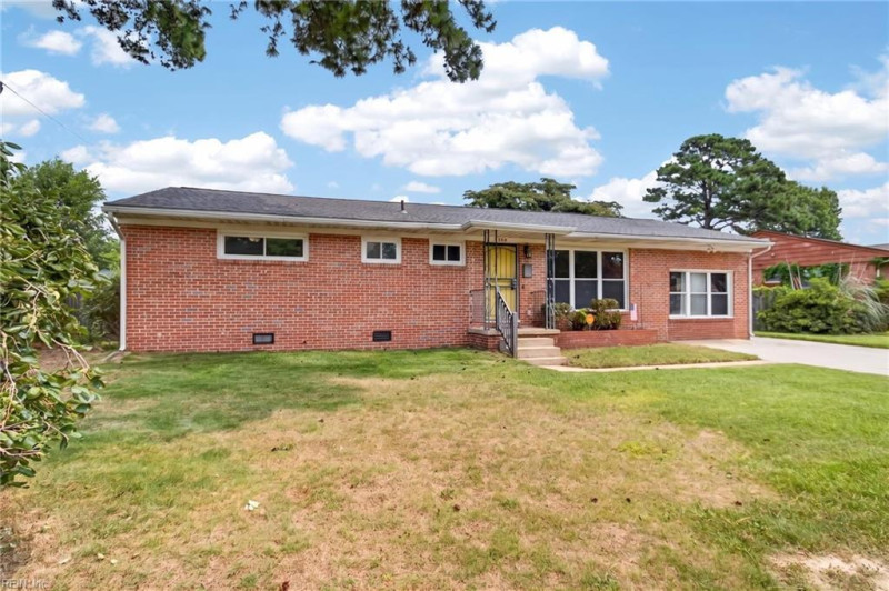 Photo 3 of 38 residential for sale in Norfolk virginia