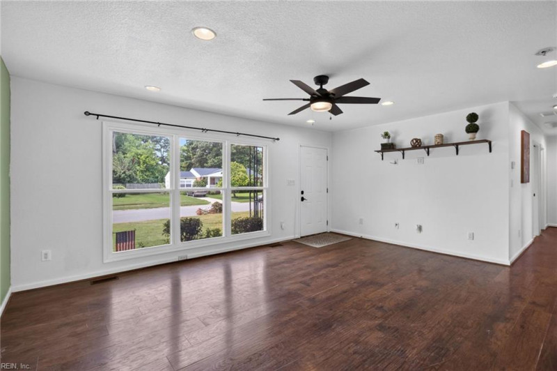 Photo 6 of 38 residential for sale in Norfolk virginia