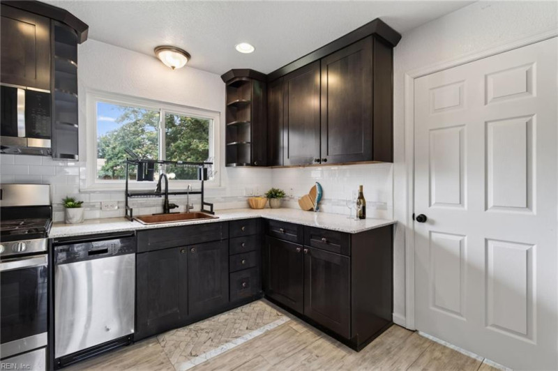 Photo 9 of 38 residential for sale in Norfolk virginia