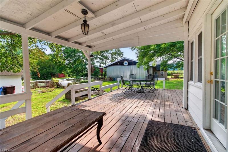 Photo 11 of 37 residential for sale in Chesapeake virginia