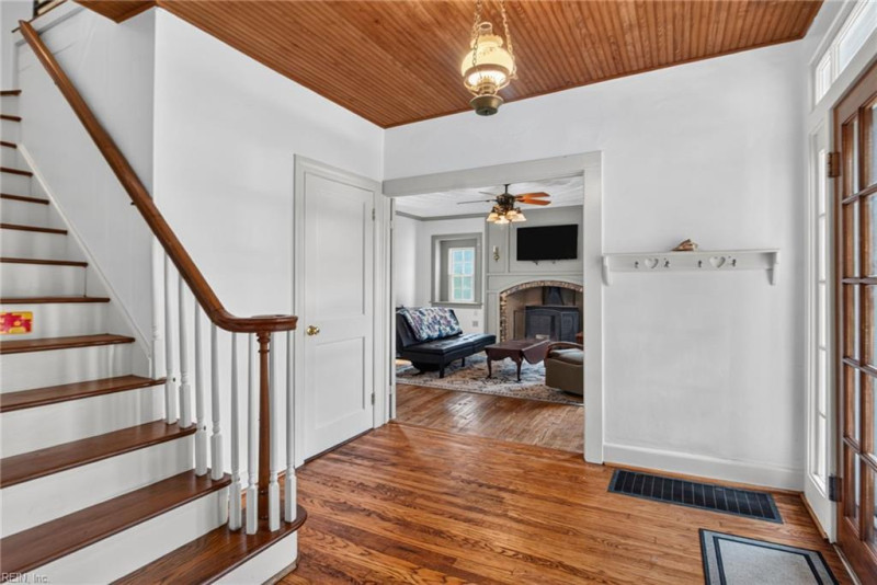 Photo 16 of 37 residential for sale in Chesapeake virginia