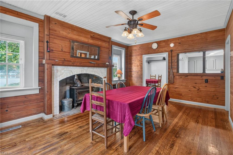 Photo 19 of 37 residential for sale in Chesapeake virginia